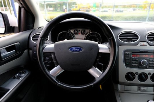Ford Focus - 1.6 Ghia 5-Deurs Airco/LMV - 1