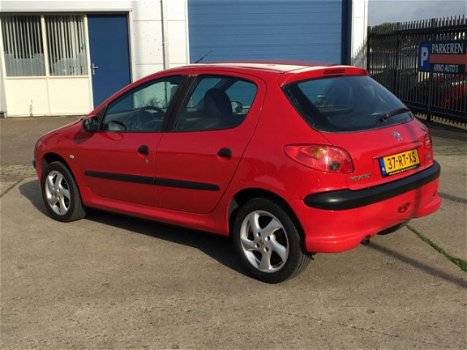 Peugeot 206 - 1.1 X-Design 5-DEURS, STUURBEKRACHTIGING, ELEK-RAMEN, CENT-VERGRENDELING, RADIO-CD-MP3 - 1