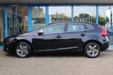 Volvo V40 - 2.0 D4 R-Design Navi - Parkeerassist