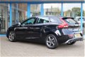 Volvo V40 - 2.0 D4 R-Design Navi - Parkeerassist - 1 - Thumbnail