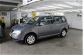 Volkswagen Touran - 1.6-16V FSI Nederlands geleverd, ZEER MOOI - 1 - Thumbnail