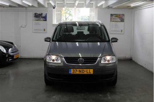 Volkswagen Touran - 1.6-16V FSI Nederlands geleverd, ZEER MOOI - 1