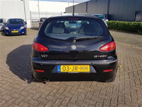 Alfa Romeo 147 - 1.6 T.Spark Distinctive 5drs Airco - 1