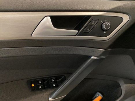 Volkswagen Golf - 1.6 TDI 110pk 5D Comfortline | Airco | Navi | Pdc V+A | Cruise | - 1