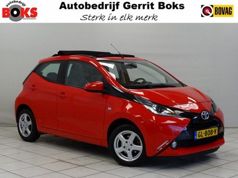 Toyota Aygo - 1.0 VVT-i x-wave Vouwdak Navigatie Half-Leder - 1