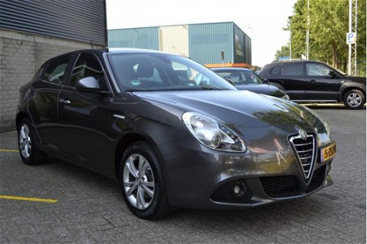 Alfa Romeo Giulietta - 1.4 T Distinctive CLIMATE / LED / LMV / MOOIE AUTO - 1