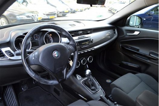 Alfa Romeo Giulietta - 1.4 T Distinctive CLIMATE / LED / LMV / MOOIE AUTO - 1