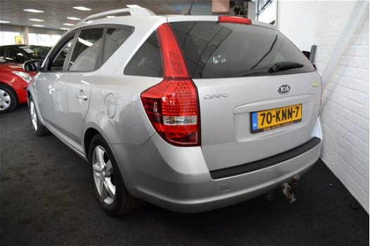 Kia Cee'd - 1.4 CVVT X-ecutive AIRCO / CRUISE / NAVI / TREKHAAK - 1