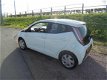 Toyota Aygo - 1.0 VVT-i x-play ayco benzine 5 deurs airco 26000 km eerste eigenaar - 1 - Thumbnail