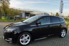 Ford Focus - 125pk Titanium/ST line mooi 26.000km