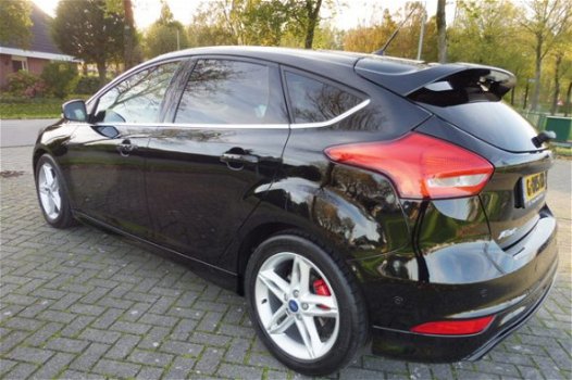 Ford Focus - 125pk Titanium/ST line mooi 26.000km - 1