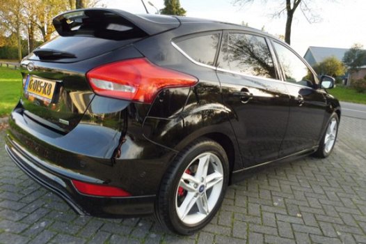 Ford Focus - 125pk Titanium/ST line mooi 26.000km - 1