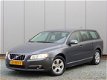 Volvo V70 - D5 AUT Momentum Leer / Trekhaak / Parkeersensoren achter - 1 - Thumbnail