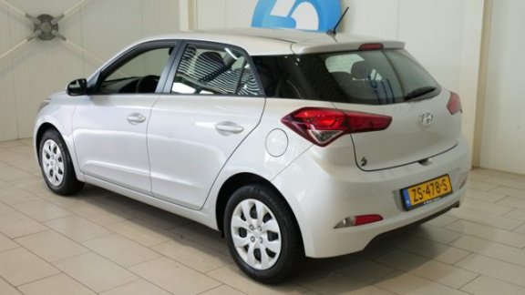 Hyundai i20 - 1.2 HP i-Motion Airco Isofix Ellec.ramen - 1