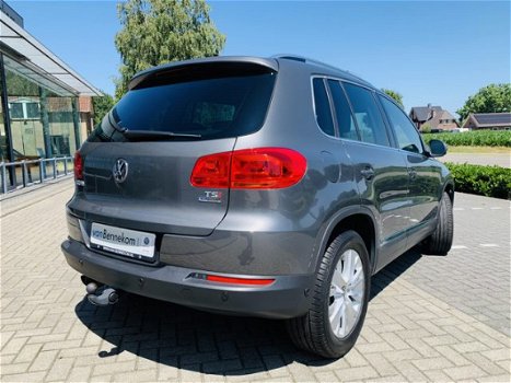 Volkswagen Tiguan - 1.4 TSI Sport&Style | TREKHAAK 1.600 KILO | STOELVERWARMING | NAVIGATIE | CRUISE - 1