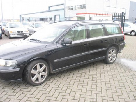 Volvo V70 - 2.4 D5 Geartronic Comfort Line - 1