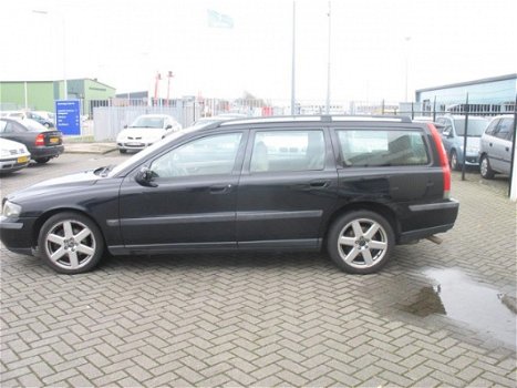 Volvo V70 - 2.4 D5 Geartronic Comfort Line - 1