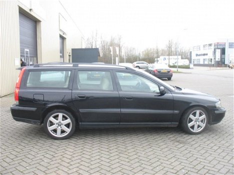 Volvo V70 - 2.4 D5 Geartronic Comfort Line - 1