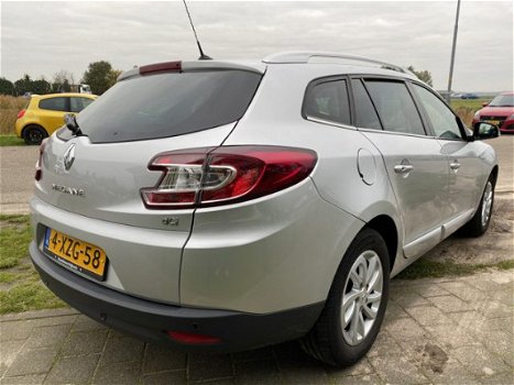 Renault Mégane Estate - 1.5 dCi 110Pk Bose Sound Climate R-Link pdc v+a+c keyless - 1