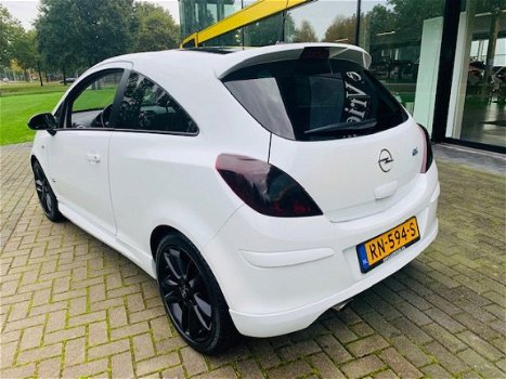 Opel Corsa - 1.4 100PK COLOR 3DRS OPC LINE AC CRC NAV BT USB - 1