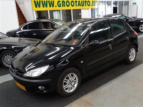 Peugeot 206 - 1.6-16V Gentry Automaat Airco Nap 138757 km - 1