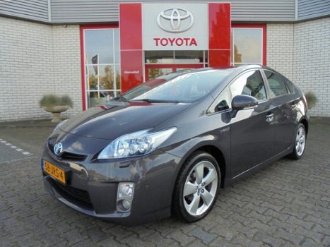 Toyota Prius - 1.8 Dynamic LED verlichting, navigatie en smart key - 1