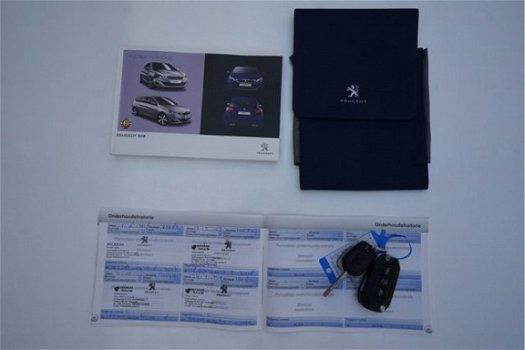 Peugeot 308 SW - 1.6 BlueHDI Executive Pano Navi Clima Trekhaak Actie - 1