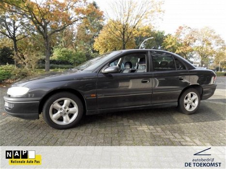 Opel Omega - 2.0 DTI-16V Sport ECC Airco Youngtimer - 1