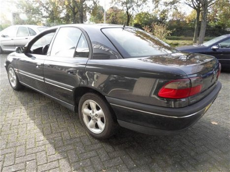 Opel Omega - 2.0 DTI-16V Sport ECC Airco Youngtimer - 1