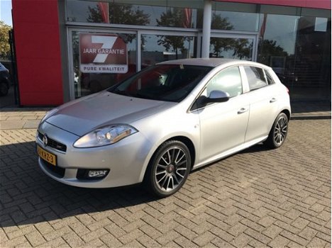 Fiat Bravo - 1.4 T-Jet Racing Automaat 79.000Km 1e eigenaar , dealeronderhouden, perfecte staat info - 1