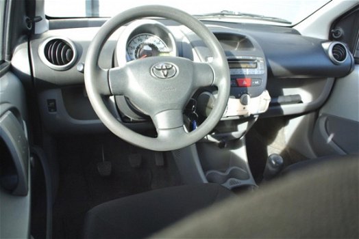 Toyota Aygo - 1.0 12V VVT-I 5-DRS AIRCO - 1
