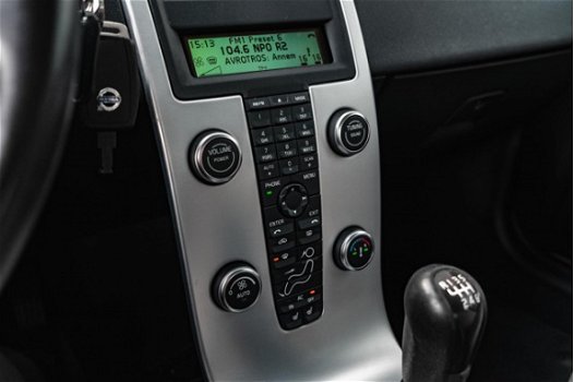 Volvo S40 - 1.6 D2 Sport / Dealer Onderhouden / Bluetooth / Cruise + Climate control - 1