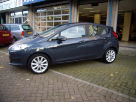 Ford Fiesta - 1.0 Style navigatie, slechts 36083 km benzine 5deurs - 1