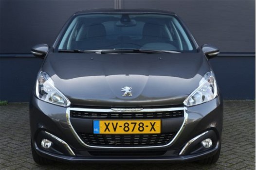 Peugeot 208 - 1.2 PureTech Signature Navigatie/DAB+/Parkeersensoren - 1