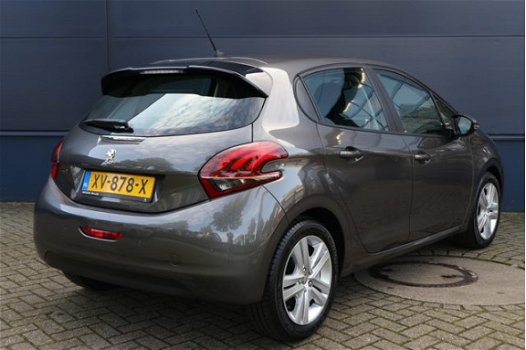 Peugeot 208 - 1.2 PureTech Signature Navigatie/DAB+/Parkeersensoren - 1