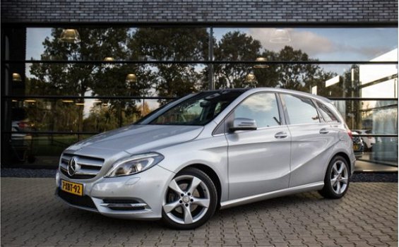 Mercedes-Benz B-klasse - 180 Ambition Comfort , Schuif-/kanteldak, PDC, Navigatie, - 1