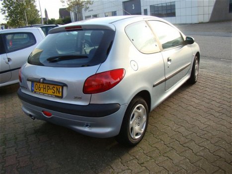 Peugeot 206 - 1.4 XR Nieuwe APK - 1