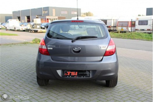 Hyundai i20 - Motion Airco, stuurwielbediening LM velgen - 1