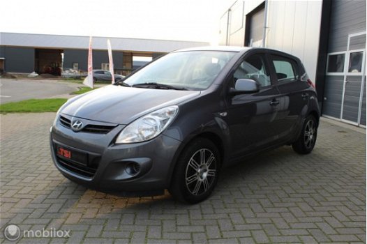 Hyundai i20 - Motion Airco, stuurwielbediening LM velgen - 1