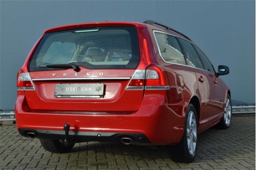 Volvo V70 - D4 181pk Momentum Business / Family Line / Leer - 1