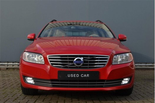 Volvo V70 - D4 181pk Momentum Business / Family Line / Leer - 1