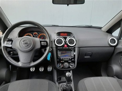 Opel Corsa - 1.4 Turbo Color Ed. OPC-line/Navigatie/17inch - 1