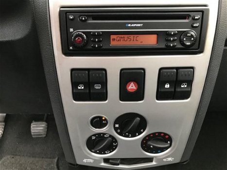 Dacia Logan MCV - 1.6-16V Lauréate 7p. 121dkm.+NAP voor 3995, - euro - 1