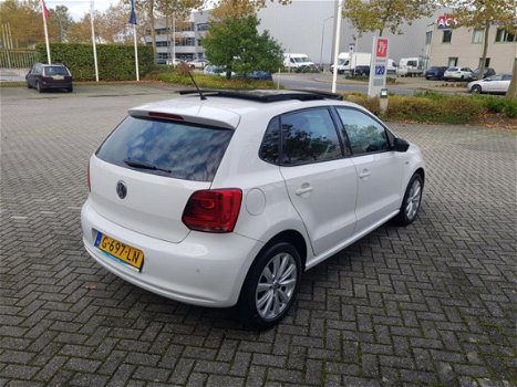 Volkswagen Polo - 1.2-12V Edition Match Panorama Stoelverwarming Parkeersensoren enzovoort - 1