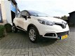 Renault Captur - 0.9 TCe Dynamique 77.000 KM AIRCO-CRUISE- NAVIGATIE- ZEER NETTE AUTO €11999.-RIJKLA - 1 - Thumbnail