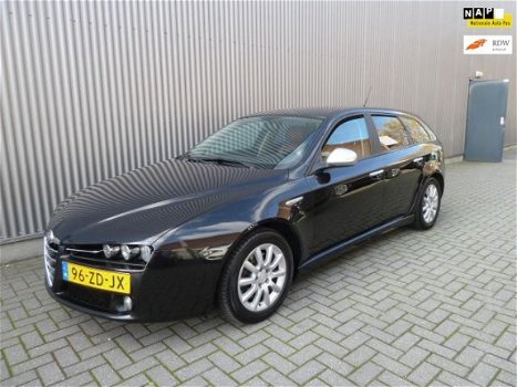 Alfa Romeo 159 Sportwagon - 1.8 mpi Business Airco/Audio/Navi/LMV/Leer - 1