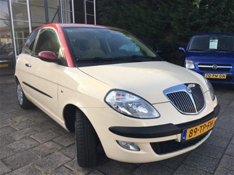 Lancia Y(psilon) - 1.2 Argento B-Colore Airco, Radio/CD, NAP en Nieuwe APK - 1