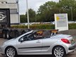 Peugeot 207 CC - 1.6 16V Sport cabrio hardtop, bj.2007, grijs metallic, airco, leder, NAP en APK tot - 1 - Thumbnail