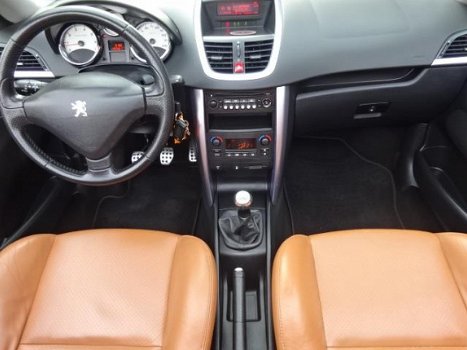 Peugeot 207 CC - 1.6 16V Sport cabrio hardtop, bj.2007, grijs metallic, airco, leder, NAP en APK tot - 1