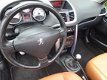 Peugeot 207 CC - 1.6 16V Sport cabrio hardtop, bj.2007, grijs metallic, airco, leder, NAP en APK tot - 1 - Thumbnail